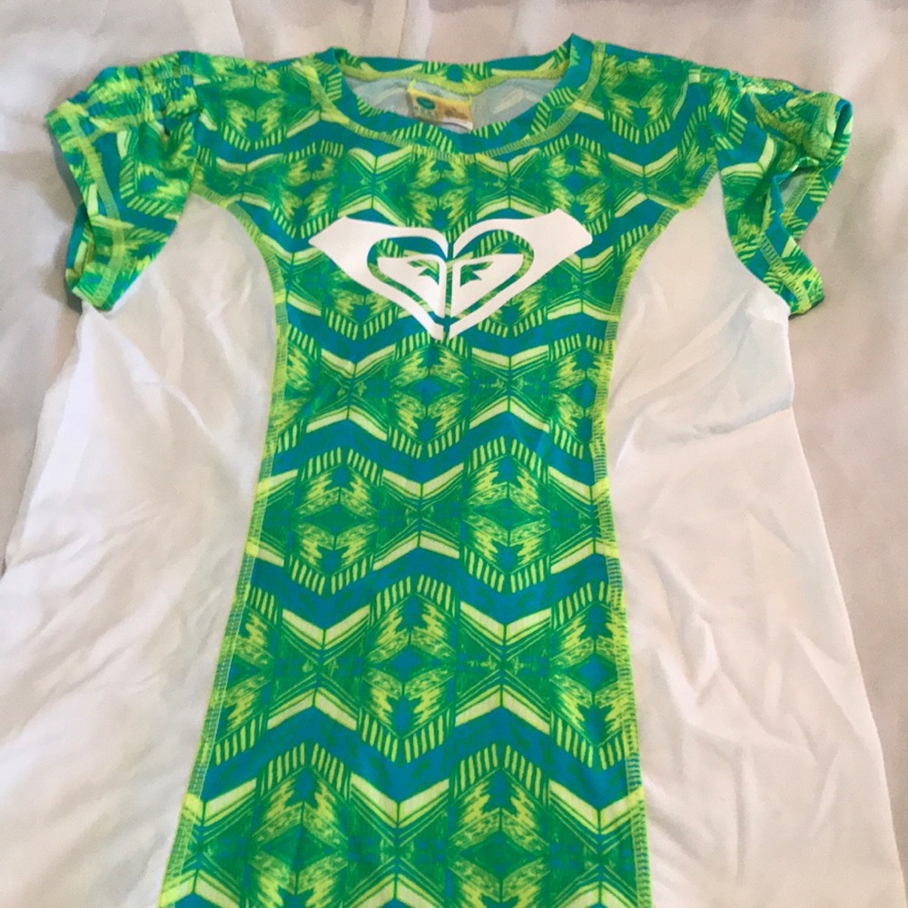 Swimming shirt